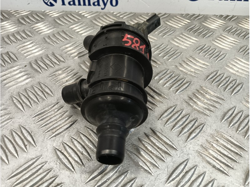 Recambio de bomba agua para dacia duster ii referencia OEM IAM 212002893R  