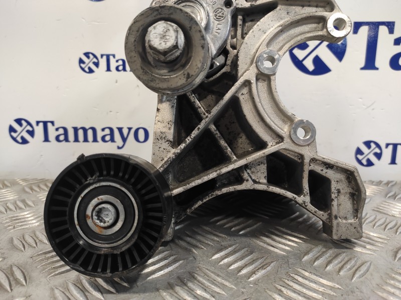 Recambio de soporte alternador para volkswagen golf v berlina (1k1) 1.9 tdi referencia OEM IAM 03G903143  