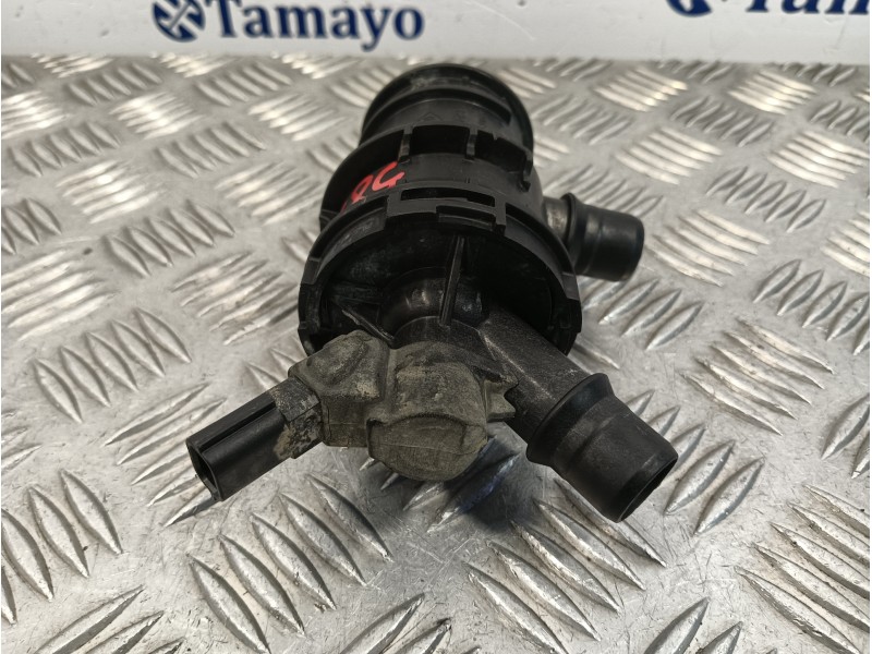 Recambio de bomba agua para dacia duster ii referencia OEM IAM 212002893R  