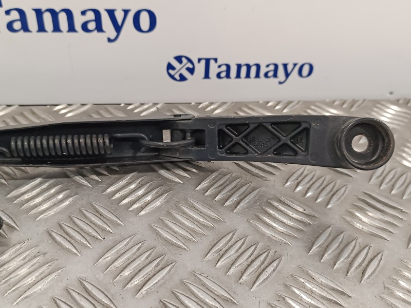 Recambio de brazo limpia delantero izquierdo para kia rio 1.2 cat referencia OEM IAM   