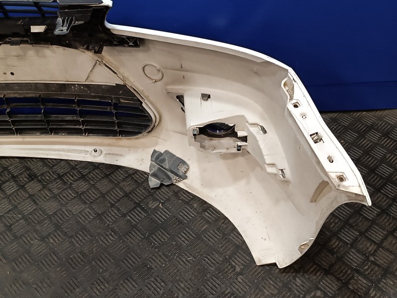 Recambio de paragolpes delantero para ford focus turnier (cb4) 1.6 tdci cat referencia OEM IAM   