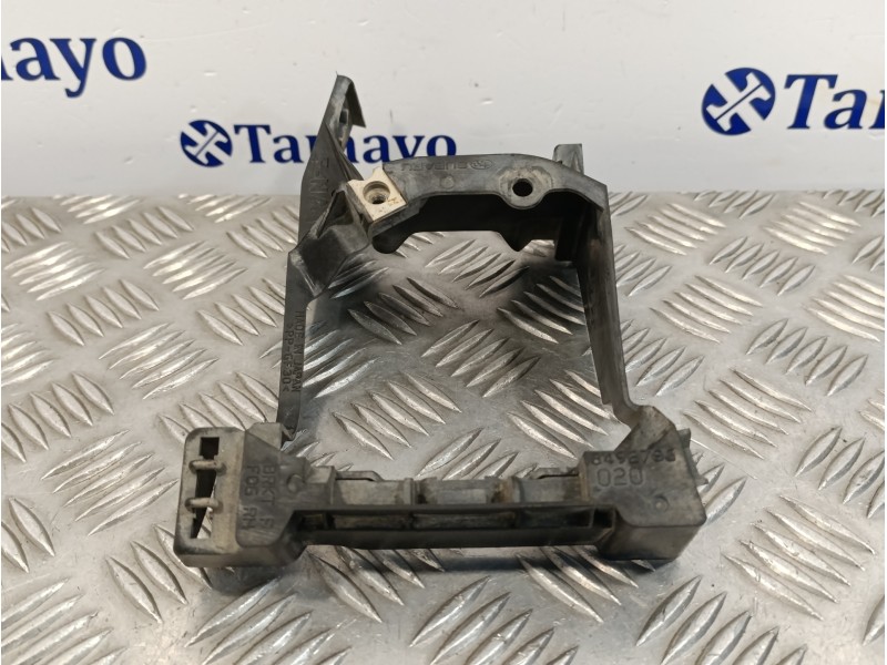 Recambio de soporte faro antiniebla derecho para subaru forester 2.0 diesel cat referencia OEM IAM 84927SG020  