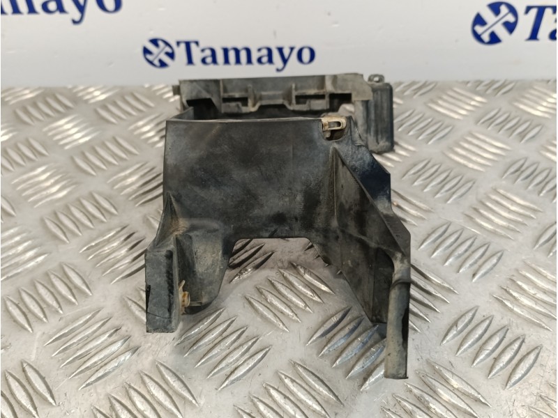 Recambio de soporte faro antiniebla derecho para subaru forester 2.0 diesel cat referencia OEM IAM 84927SG020  