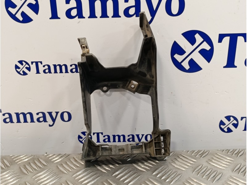 Recambio de soporte faro antiniebla derecho para subaru forester 2.0 diesel cat referencia OEM IAM 84927SG020  