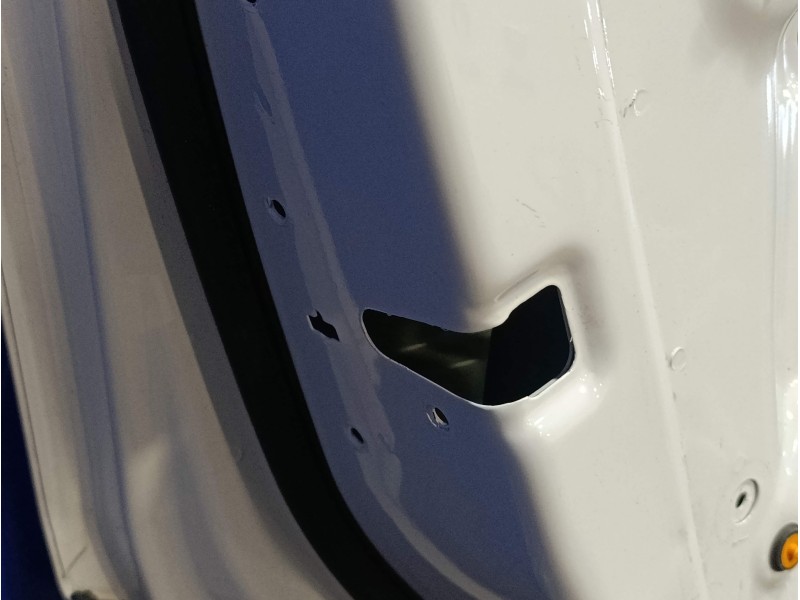 Recambio de puerta trasera izquierda para land rover discovery sport referencia OEM IAM   