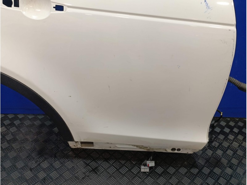 Recambio de puerta trasera derecha para land rover discovery sport referencia OEM IAM   