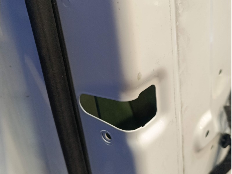 Recambio de puerta delantera izquierda para land rover discovery sport referencia OEM IAM   