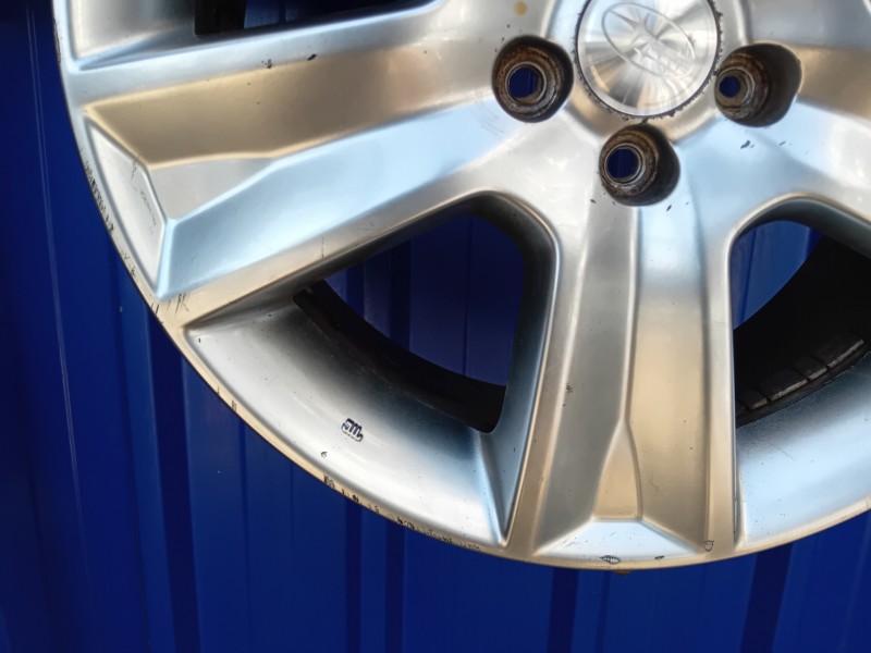 Recambio de llanta para subaru legacy familiar/outback b13 (bp) referencia OEM IAM 28111AG05A  