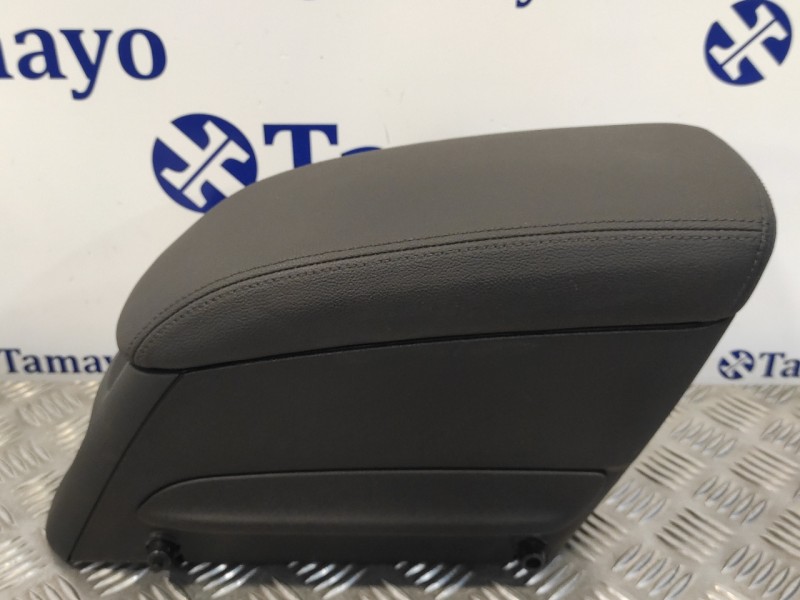 Recambio de apoyabrazos central para opel meriva b 1.7 16v cdti referencia OEM IAM   