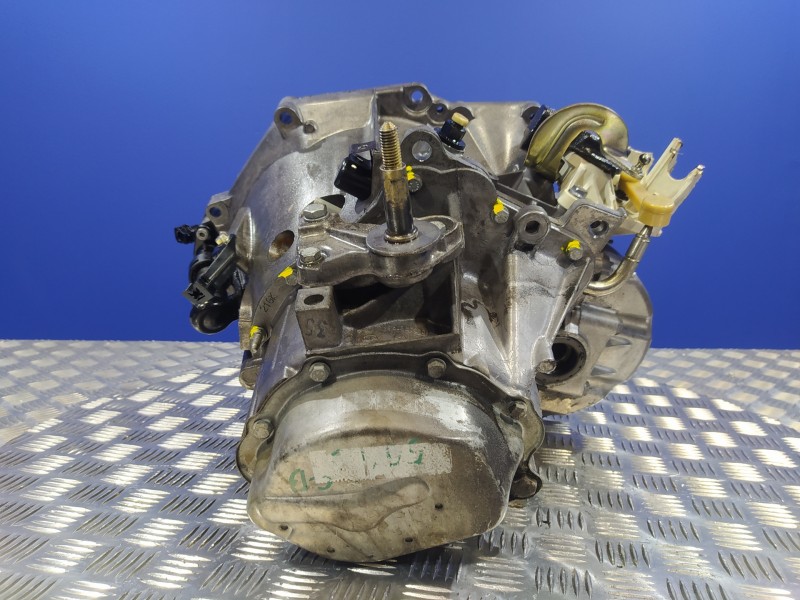 Recambio de caja cambios para citroën c4 berlina 1.6 16v hdi referencia OEM IAM 20DM75  