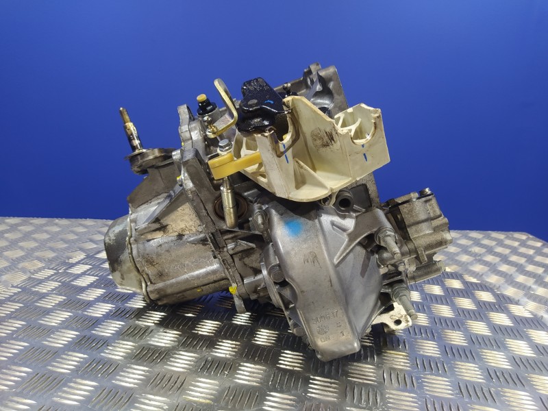 Recambio de caja cambios para citroën c4 berlina 1.6 16v hdi referencia OEM IAM 20DM75  