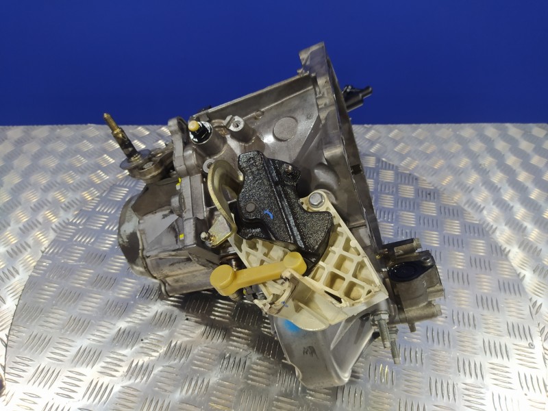 Recambio de caja cambios para citroën c4 berlina 1.6 16v hdi referencia OEM IAM 20DM75  