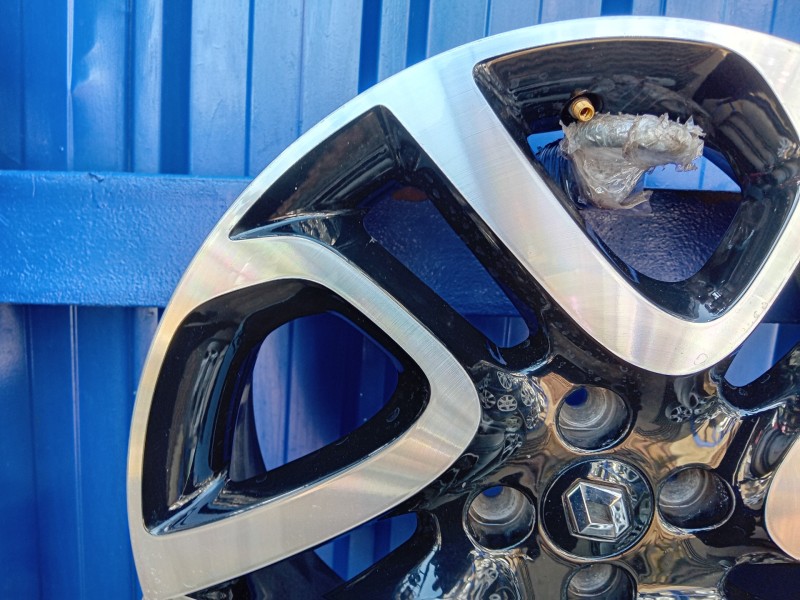 Recambio de llanta para renault captur referencia OEM IAM   