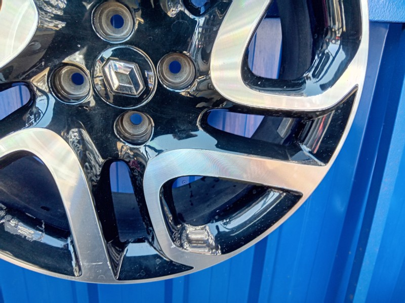 Recambio de llanta para renault captur referencia OEM IAM   