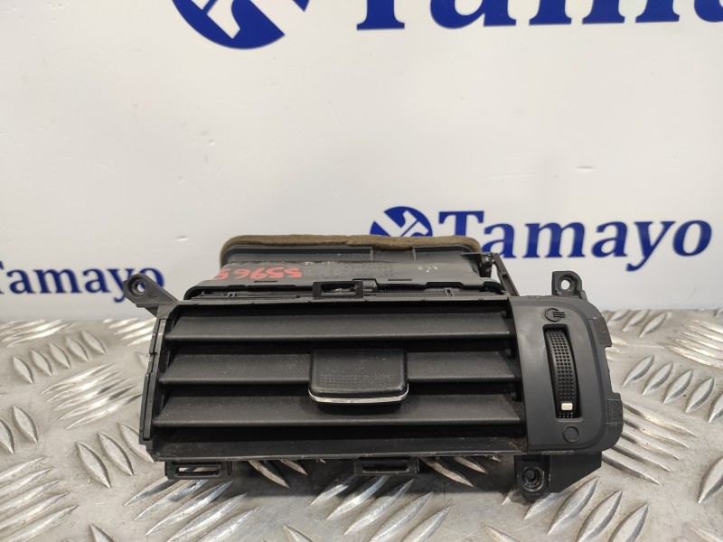 Recambio de rejilla aireadora para kia rio 1.2 cat referencia OEM IAM 974101WAA0  
