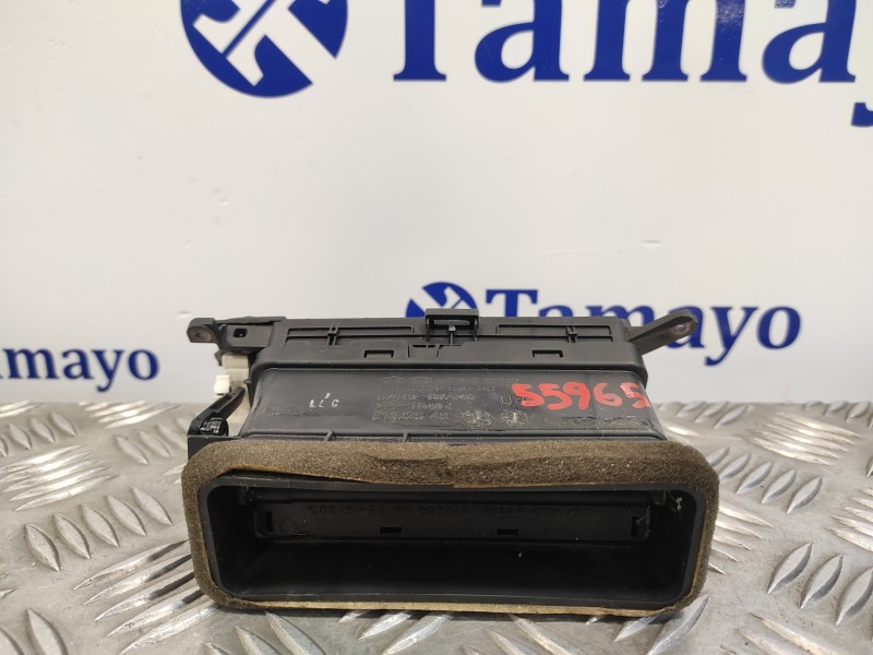 Recambio de rejilla aireadora para kia rio 1.2 cat referencia OEM IAM 974101WAA0  