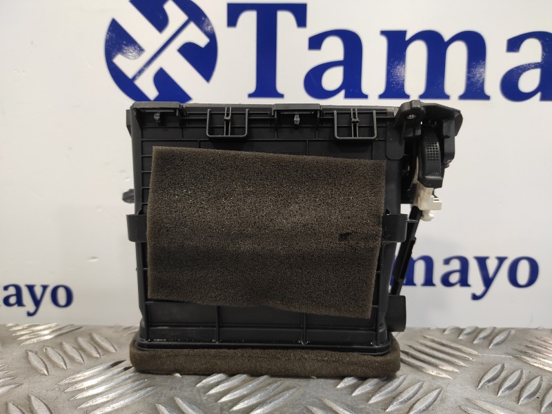 Recambio de rejilla aireadora para kia rio 1.2 cat referencia OEM IAM 974101WAA0  