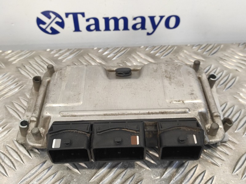 Recambio de centralita motor uce para citroën xsara picasso 1.6 referencia OEM IAM 0261207318 M74451 9648483480