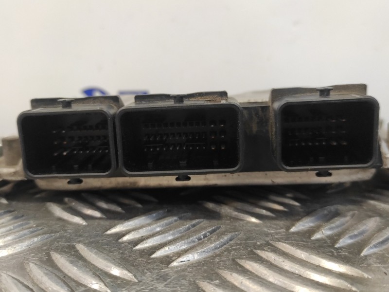 Recambio de centralita motor uce para citroën xsara picasso 1.6 referencia OEM IAM 0261207318 M74451 9648483480
