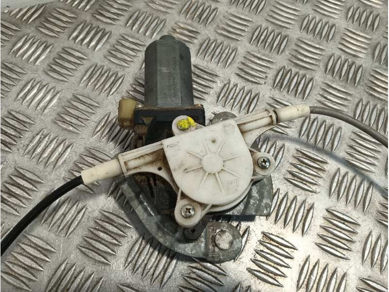 Recambio de elevalunas delantero derecho para renault megane i classic (la0) referencia OEM IAM 0130821721  