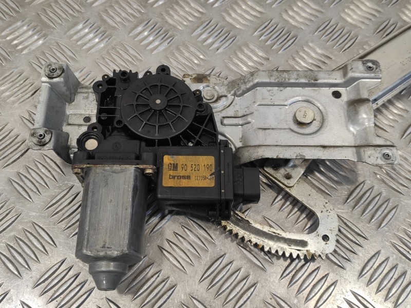 Recambio de elevalunas delantero derecho para opel corsa b referencia OEM IAM 90520190  