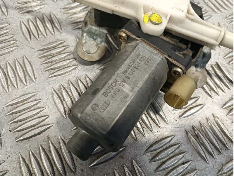 Recambio de elevalunas delantero derecho para renault megane i classic (la0) referencia OEM IAM 0130821721  