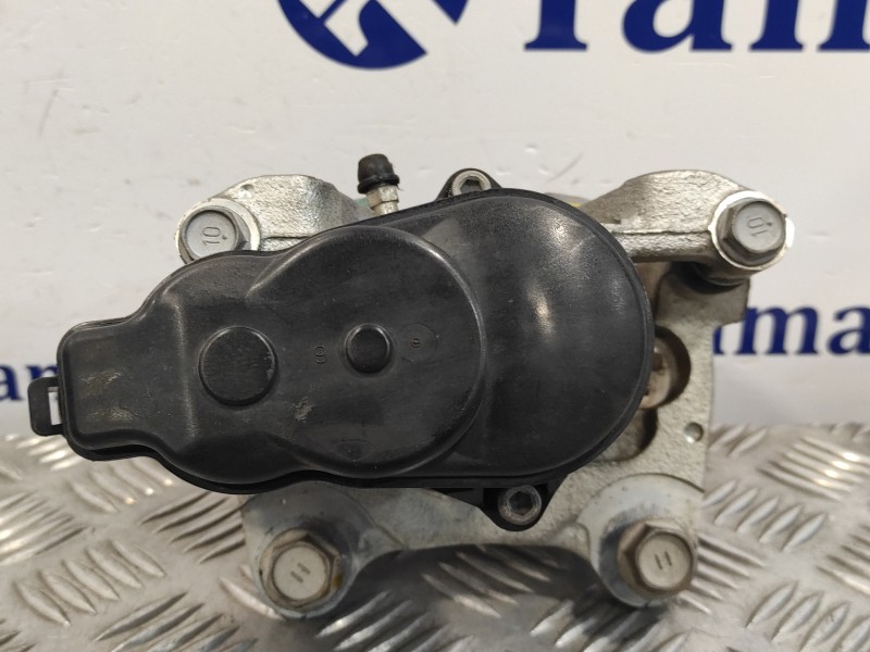 Recambio de pinza freno trasera derecha para toyota rav4 referencia OEM IAM 4631033010  
