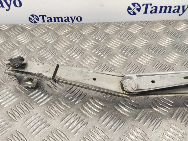 Recambio de elevalunas delantero derecho para opel corsa b referencia OEM IAM 90520190  