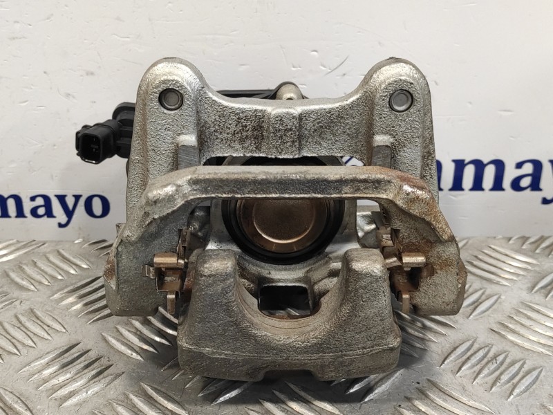 Recambio de pinza freno trasera derecha para toyota rav4 referencia OEM IAM 4631033010  