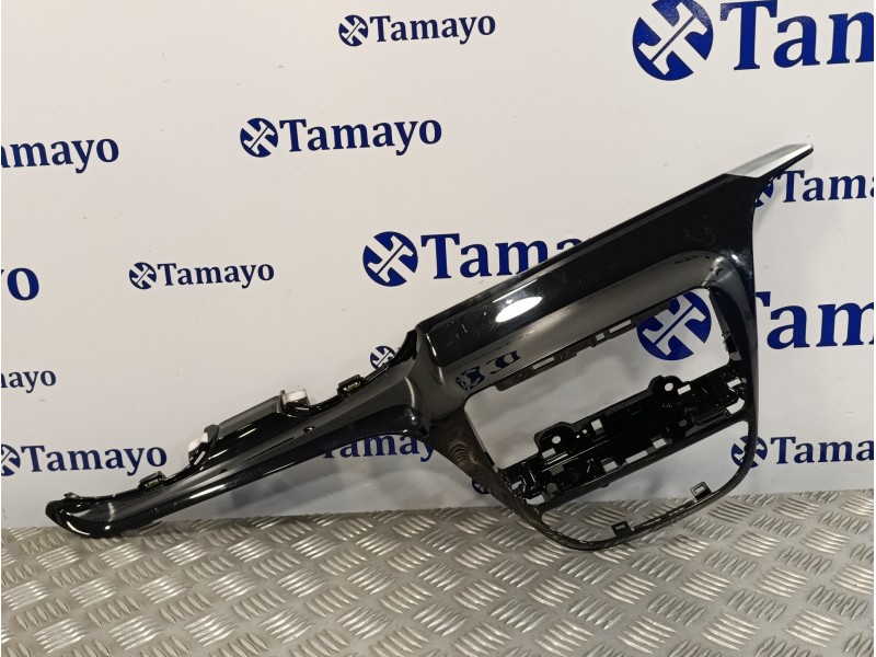 Recambio de moldura para peugeot 208 1.2 16v vti referencia OEM IAM 9673830077TR  