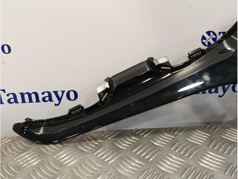 Recambio de moldura para peugeot 208 1.2 16v vti referencia OEM IAM 9673830077TR  