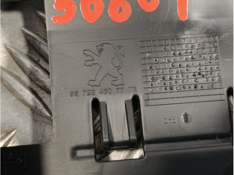 Recambio de embellecedor salpicadero para peugeot 208 1.2 16v vti referencia OEM IAM 9673861377 1174523X 9672846077TR