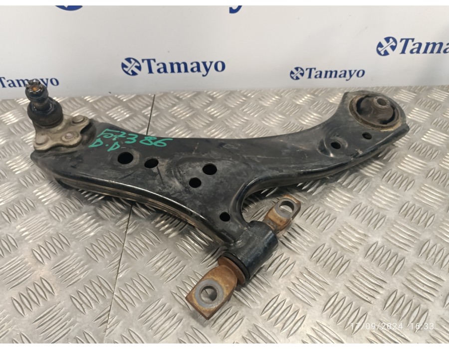 Recambio de brazo suspension inferior delantero derecho para toyota rav4 referencia OEM IAM   