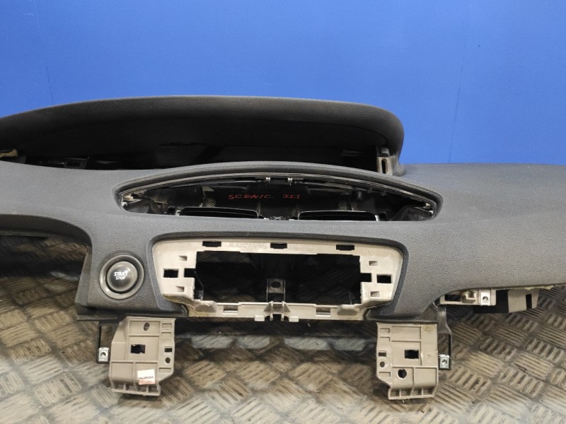 Recambio de salpicadero para renault scenic iii referencia OEM IAM   