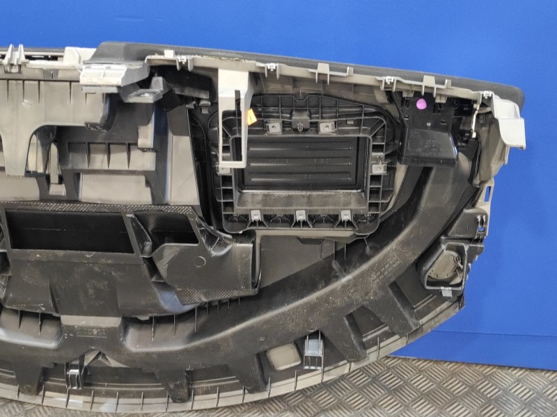 Recambio de salpicadero para renault scenic iii referencia OEM IAM   