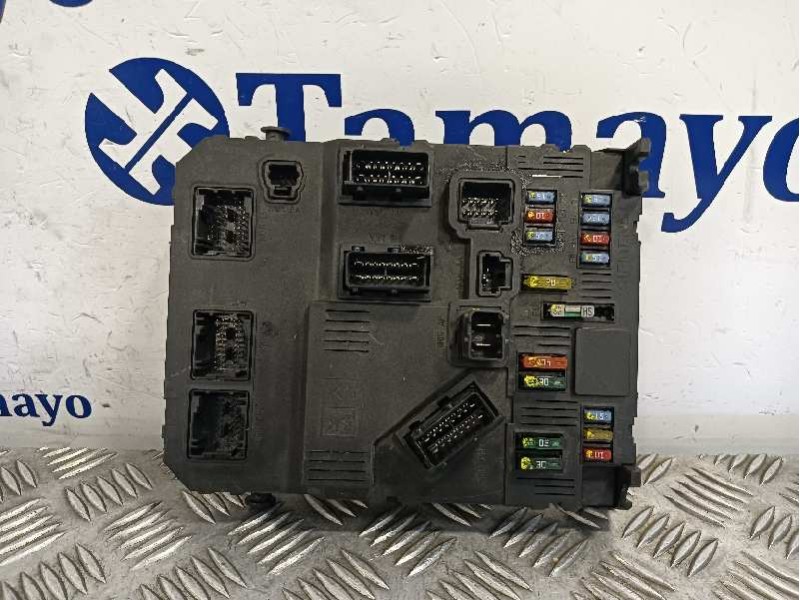 Recambio de caja reles / fusibles para citroën ds3 referencia OEM IAM 9653667380  S118085200