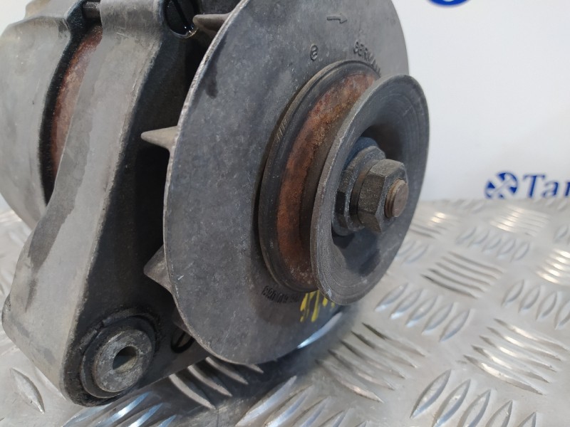 Recambio de alternador para bmw serie 5 (e28) 2.8 referencia OEM IAM 0120468004  