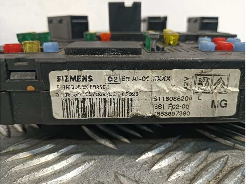 Recambio de caja reles / fusibles para citroën ds3 referencia OEM IAM 9653667380  S118085200