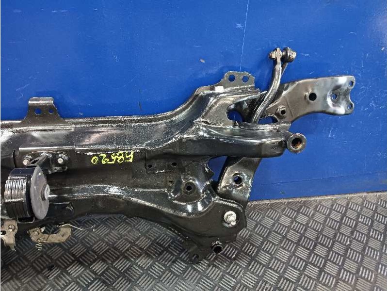 Recambio de puente delantero para toyota auris referencia OEM IAM   