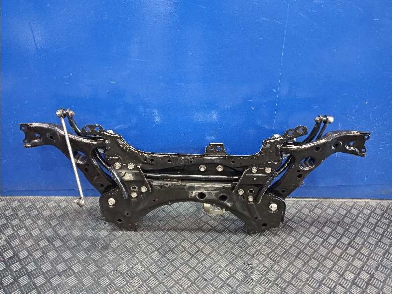 Recambio de puente delantero para toyota auris referencia OEM IAM   