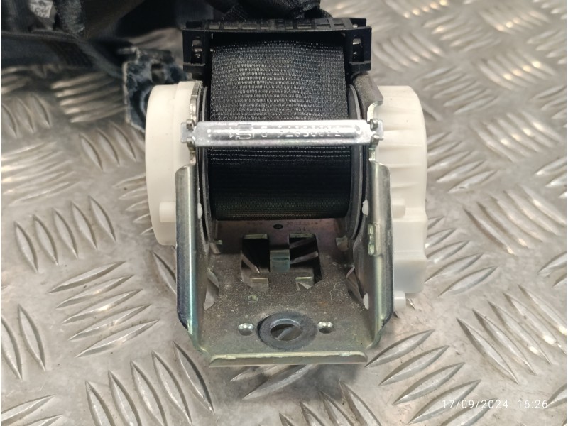 Recambio de cinturon seguridad trasero derecho para ford focus lim. black&red referencia OEM IAM 34074772D  