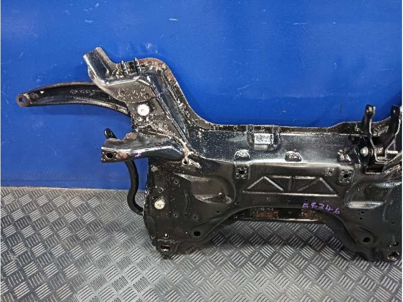 Recambio de puente delantero para peugeot partner kombi referencia OEM IAM   