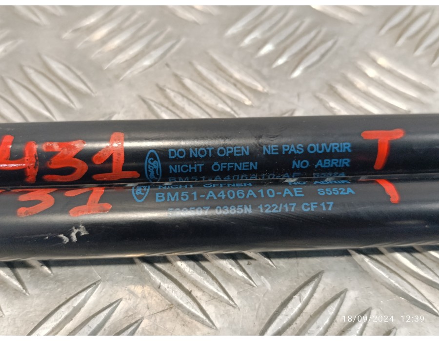 Recambio de amortiguadores maletero / porton para ford focus lim. black&red referencia OEM IAM BM51A406A10AE  