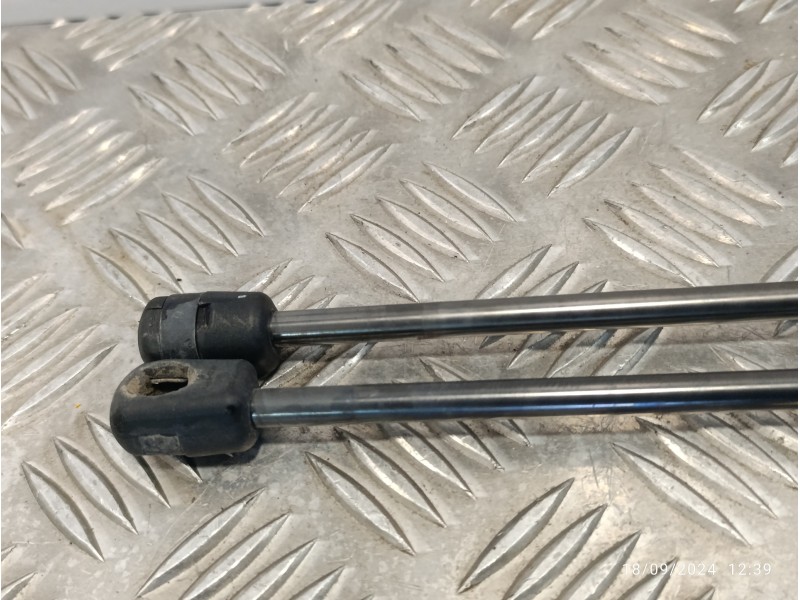 Recambio de amortiguadores maletero / porton para ford focus lim. black&red referencia OEM IAM BM51A406A10AE  