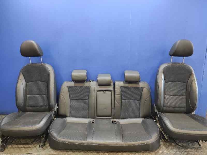 Recambio de juego asientos completo para ssangyong tivoli premium 4x2 referencia OEM IAM   