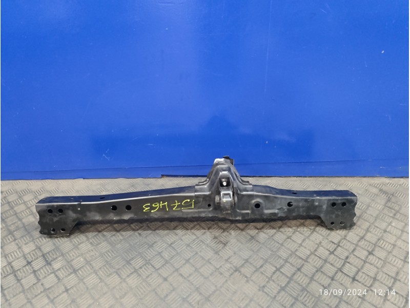 Recambio de travesaño inferior para toyota auris 1.4 turbodiesel cat referencia OEM IAM   