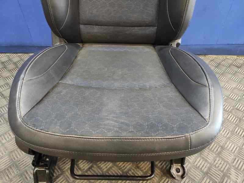 Recambio de juego asientos completo para ssangyong tivoli premium 4x2 referencia OEM IAM   