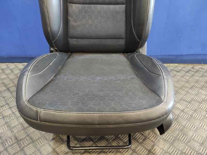 Recambio de juego asientos completo para ssangyong tivoli premium 4x2 referencia OEM IAM   