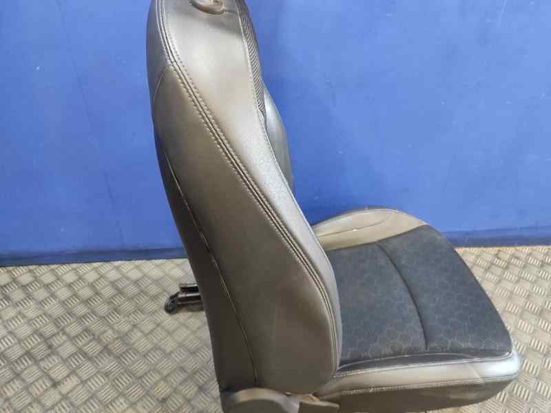 Recambio de juego asientos completo para ssangyong tivoli premium 4x2 referencia OEM IAM   