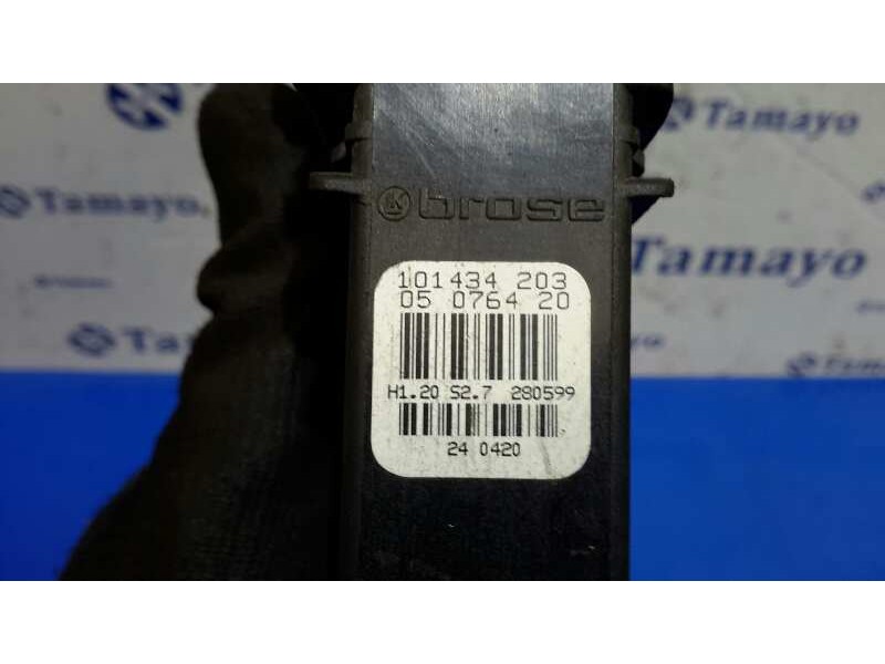 Recambio de motor elevalunas delantero derecho para volkswagen passat berlina (3b2) 1.6 referencia OEM IAM 0130821694  101434203